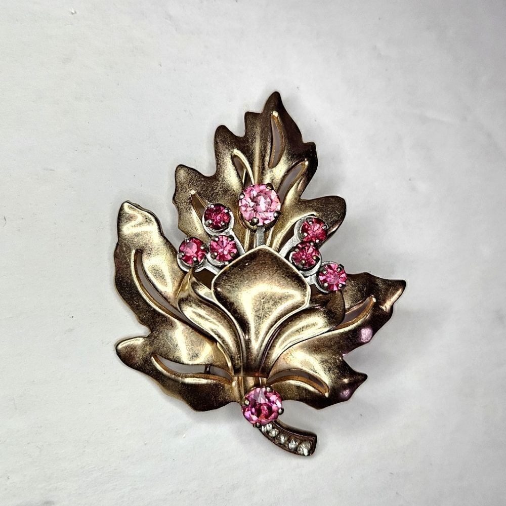 Vintage Signed Barclay 1940s Pink Rhinestone Prong Set Art Deco Leaf Pin Brooch